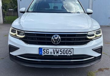 VW Tiguan 154.000 km 17.900 &euro; Solingen 42651