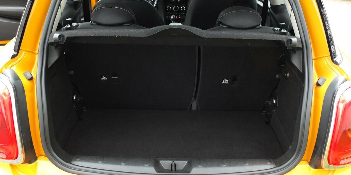 Mini One D KLIMAAUTOMATIK PDC SITZHEIZUNG WINTERREIFEN 122.875 km 8.904 &euro; Köln 50858