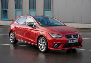 Seat Ibiza 98.900 km 12.900 &euro; Düsseldorf 40223