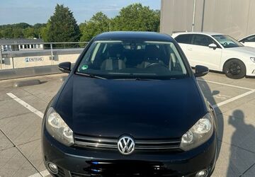 VW Golf 151.000 km 6.300 &euro; Solingen 42657