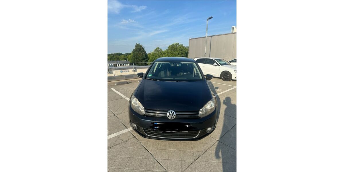 VW Golf 151.000 km 6.300 &euro; Solingen 42657
