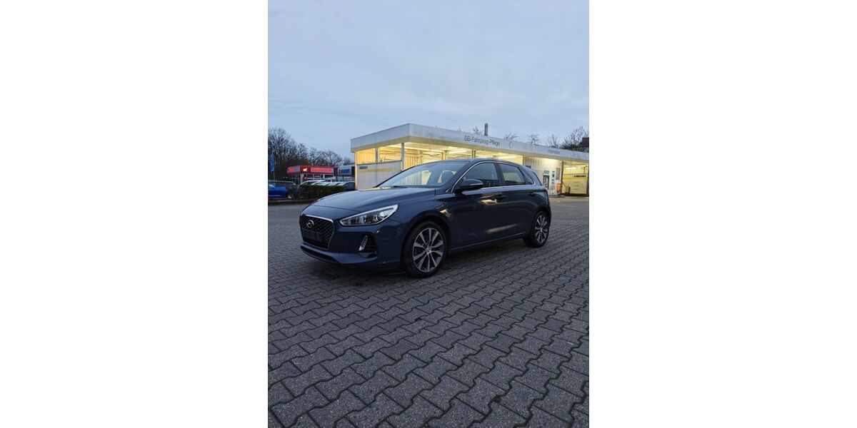 Hyundai i30 141.000 km 9.090 &euro; Hattingen 45527