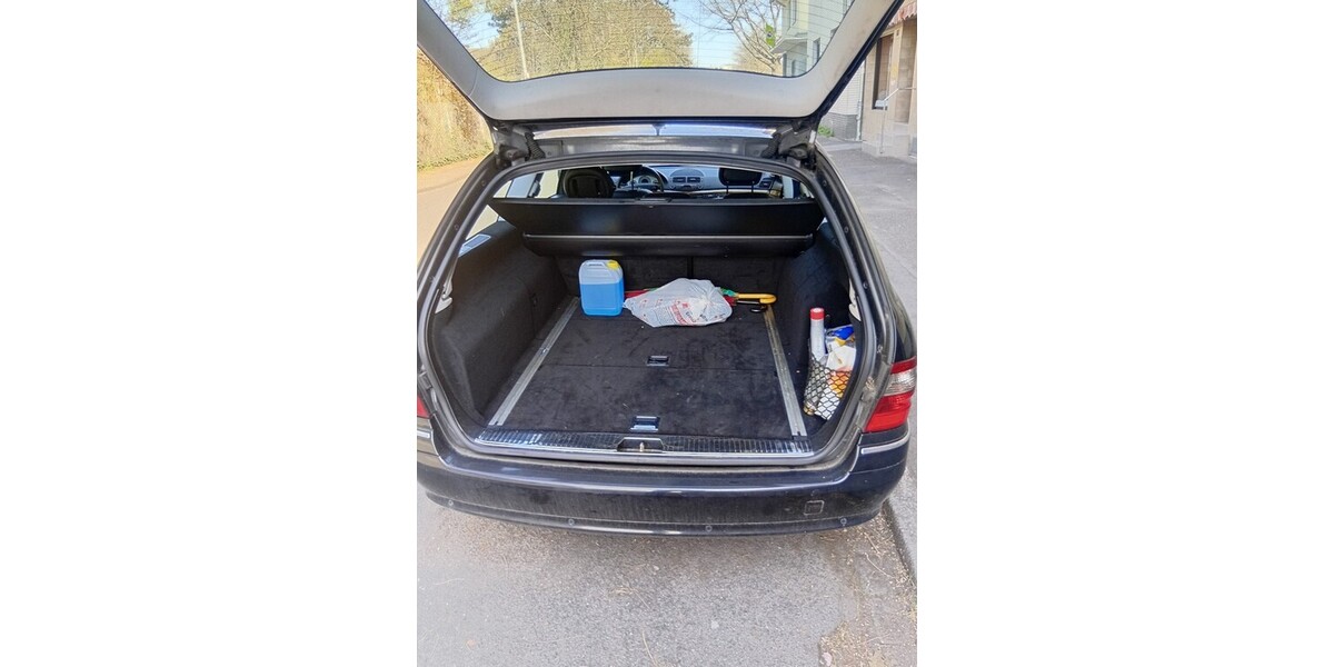 Mercedes-Benz E 280 Combi 4 Matic 271.788 km 3.400 &euro; Köln 50667