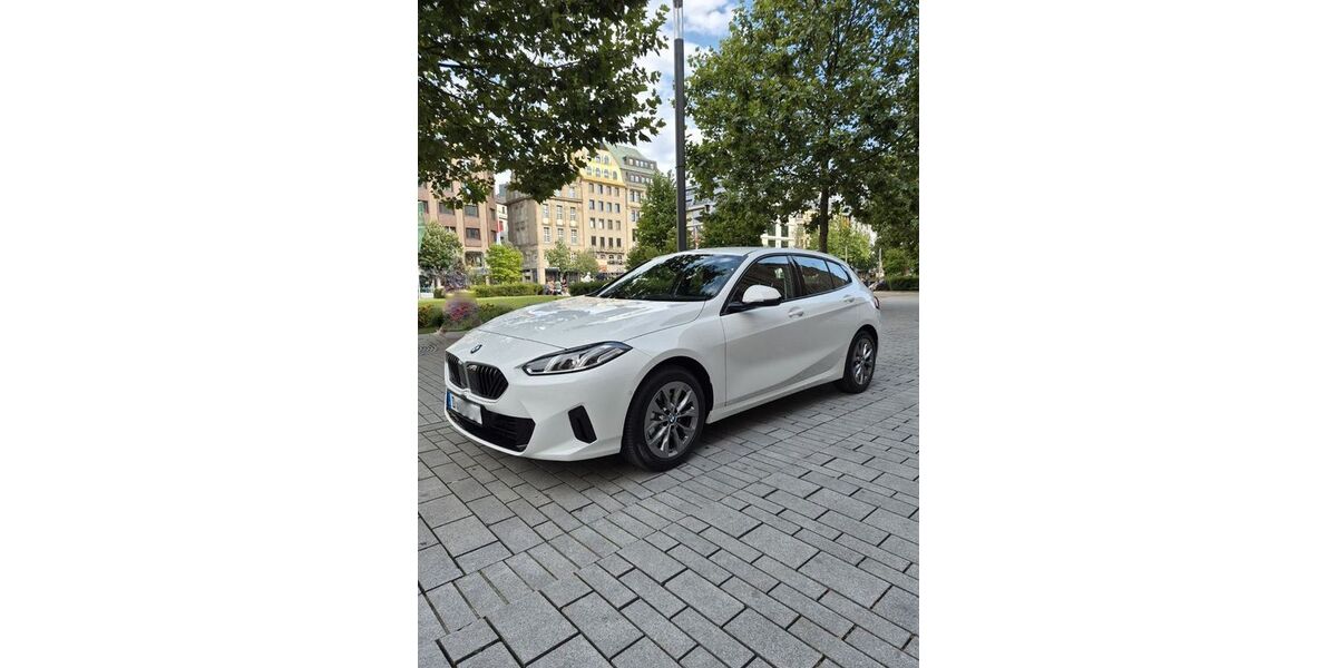 BMW 116 5.000 km 27.900 &euro; Düsseldorf 40210