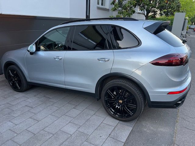 Porsche Cayenne 129.972 km 29.000 &euro; Köln 50935