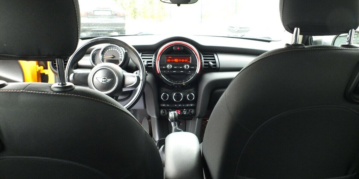 Mini One D KLIMAAUTOMATIK PDC SITZHEIZUNG WINTERREIFEN 122.875 km 8.904 &euro; Köln 50858