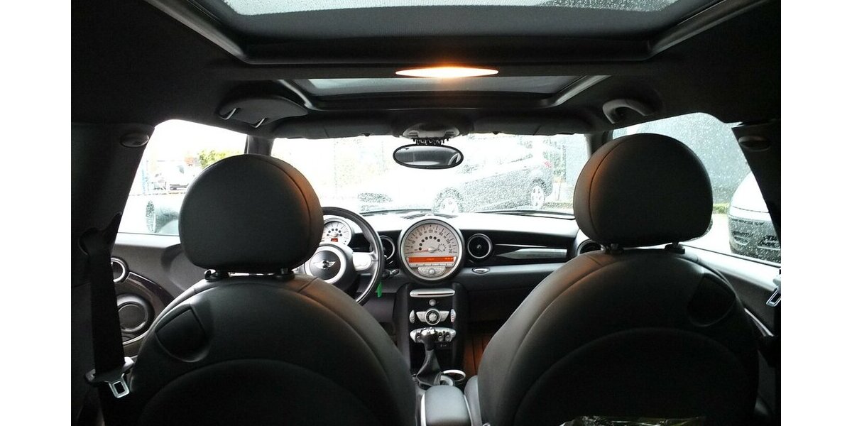 Mini Cooper D Clubman 1.HD LEDER XENON PANORAMADACH PDC 98.785 km 7.908 &euro; Köln 50858