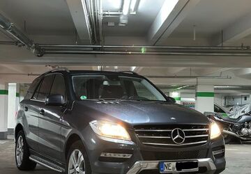 Mercedes-Benz ML 350 203.000 km 17.900 &euro; Düsseldorf 40597
