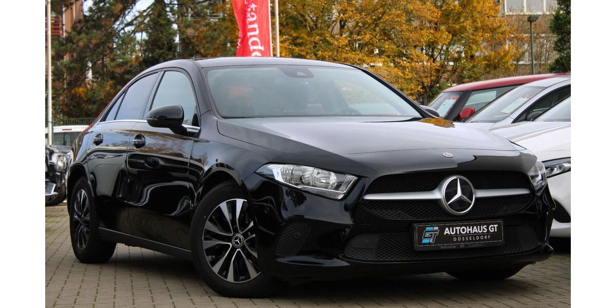 Mercedes-Benz A 200 29.863 km 25.999 &euro; Düsseldorf 40625
