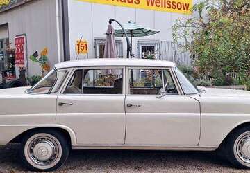 Mercedes-Benz 200 110.000 km 12.890 &euro; Köln Porz-Grengel 51147