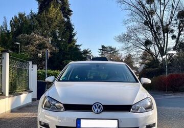 VW Golf 112.800 km 9.900 &euro; Düsseldorf 40593