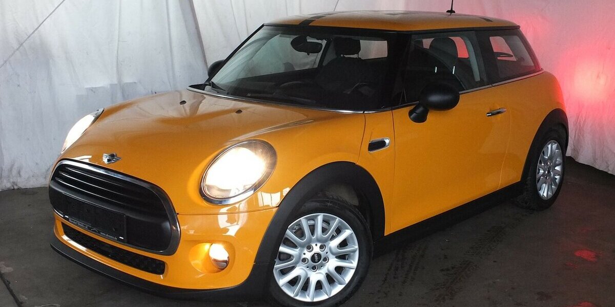 Mini One D KLIMAAUTOMATIK PDC SITZHEIZUNG WINTERREIFEN 122.875 km 8.904 &euro; Köln 50858