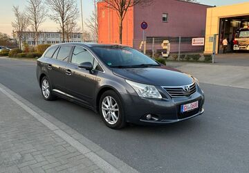 Toyota Avensis 223.000 km 6.350 &euro; Neuss 41460