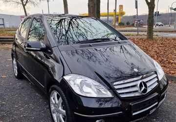 Mercedes-Benz A 180 63.500 km 7.999 &euro; Köln 51107