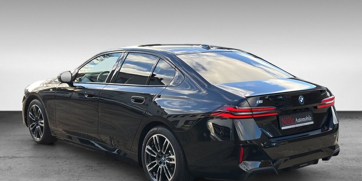 BMW i5 40e M-Sport Pro Pano B&W 360° HuD Comfortsitz 61.726 km 46.900 &euro; Wuppertal 42327