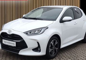 Toyota Yaris 4.000 km 24.444 &euro; Leverkusen 51381