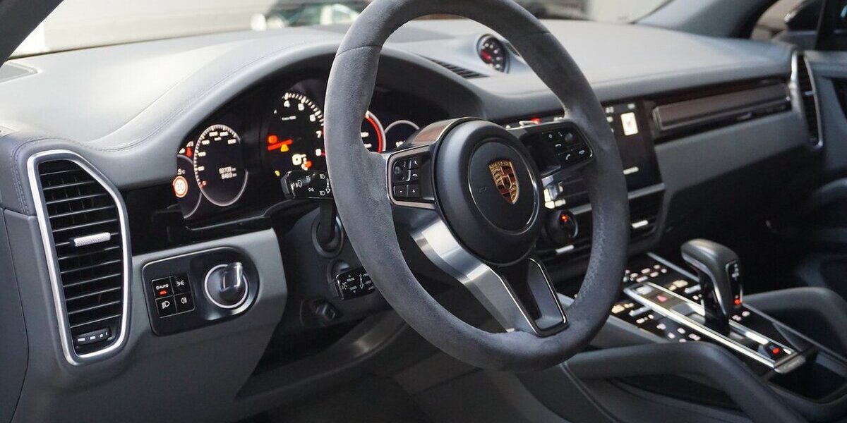 Porsche Cayenne S Bose HA-Lenk Pano Sport-AGA 360° Matrix 92.707 km 56.900 &euro; Wuppertal 42327