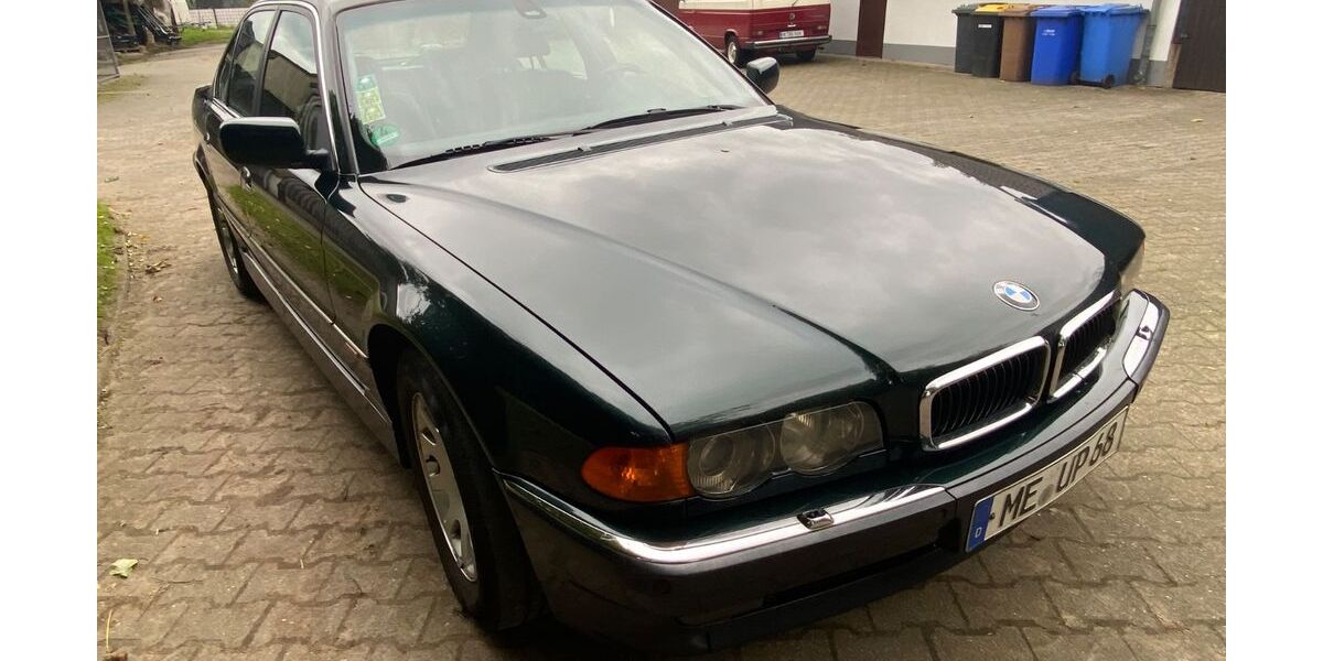 BMW 740 427.600 km 2.990 &euro; Hilden 40724