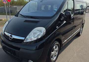 Opel Vivaro 175.000 km 12.800 &euro; Köln - Poll 51105