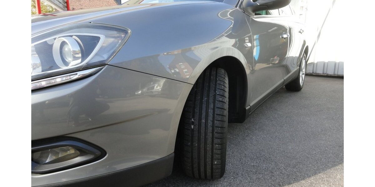 Lancia Delta Oro 1,9d 140 KW HU11/27 Klimatr+Navi+Leder 167.000 km 4.990 &euro; Neuss 41462