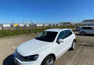 VW Touareg 143.000 km 28.500 &euro; Düsseldorf, Stadt 40229