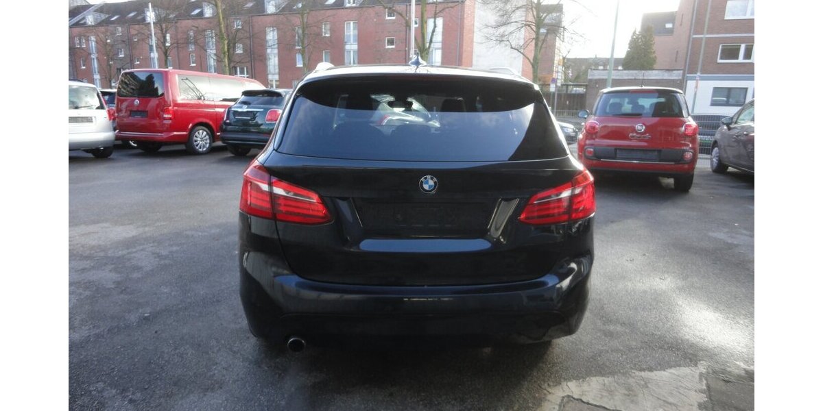 BMW 218 Active Tourer Autom Navi LED Klimatr.PDC SHZ 112.000 km 12.900 &euro; Neuss 41462