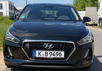 Hyundai i30 118.000 km 10.900 &euro; Köln 51107
