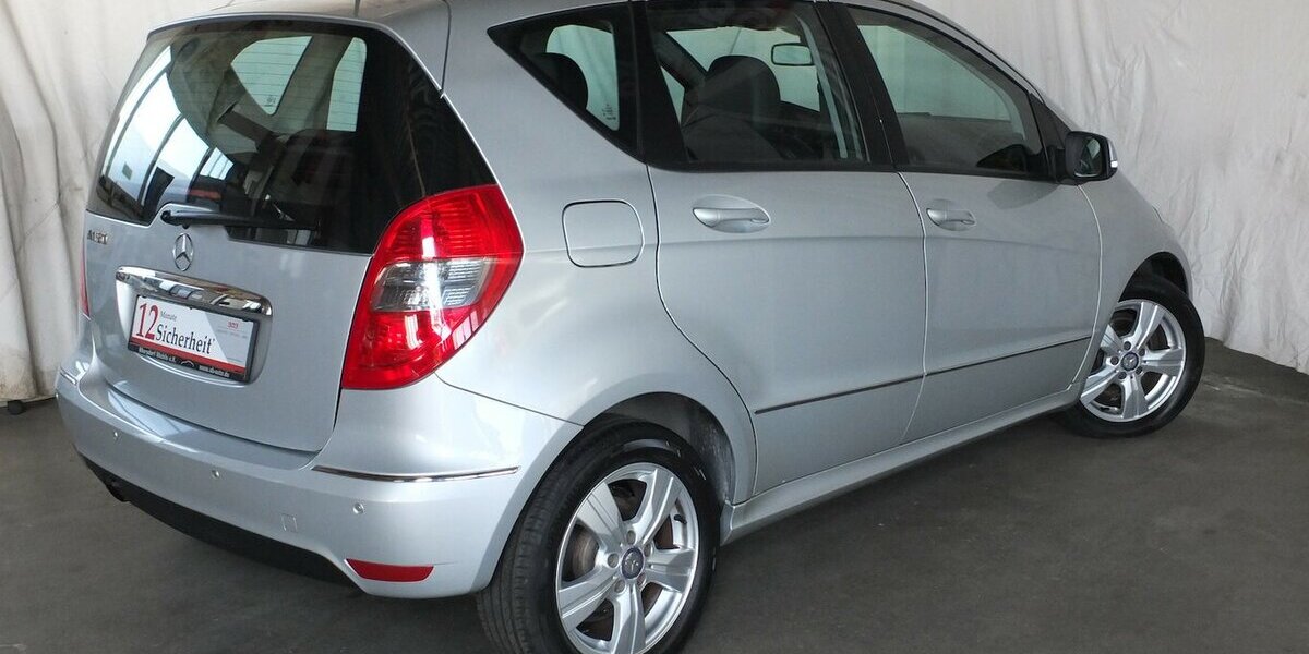 Mercedes-Benz A 150 AUTOTRONIC NAVI TEMPOMAT KLIMAANLAGE 98.516 km 7.804 &euro; Köln 50858